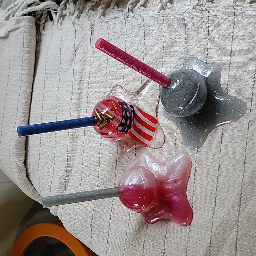 Handcrafted Epoxy Resin Statue Paper Weight Decor -Melting Lollipop / Popsicle - Picture 3 of 15